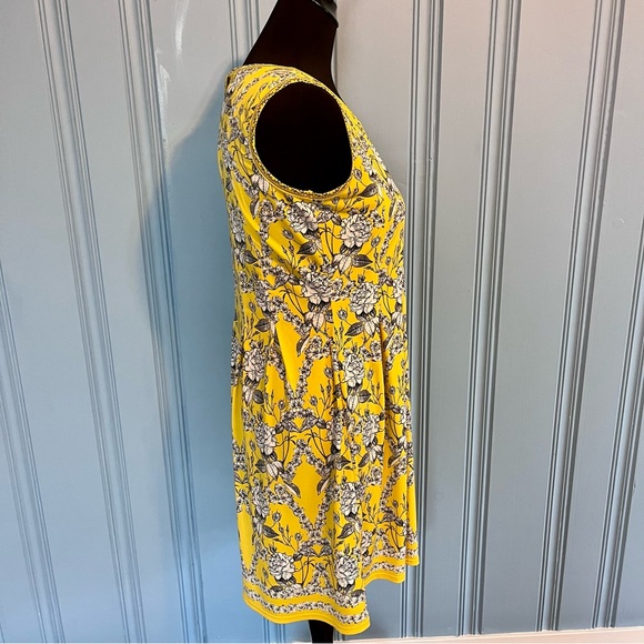Max Studio Sleeveless Dress Full Skirt Yellow with Black & White Floral Pattern - Picture 3 of 11